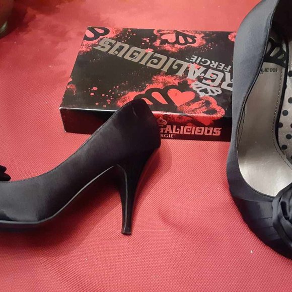 Fergalicious by Fergie, size 8, black - Picture 2 of 4